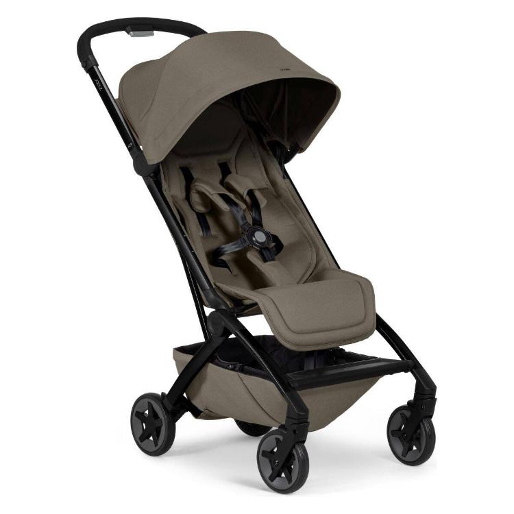 Sprednji pogled na Joolz Aer² športni voziček Hazel Brown z oblazinjenim sedežem in veliko strešico.