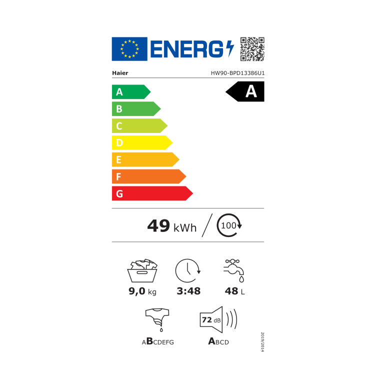 Energetska nalepka pralnega stroja **Haier HW90-BPD13386U1** prikazuje **energijski razred A**, porabo **49 kWh na 100 ciklov**, zmogljivost pranja **9 kg**, porabo vode **48 litrov na cikel**, trajanje programa Eco 40–60 **3 ure in 48 minut**, razred učinkovitosti ožemanja **B** ter raven hrupa **72 dB (razred hrupa A)**.