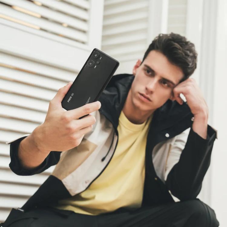 Pametni telefon Poco F5, 12+256 GB, Črna