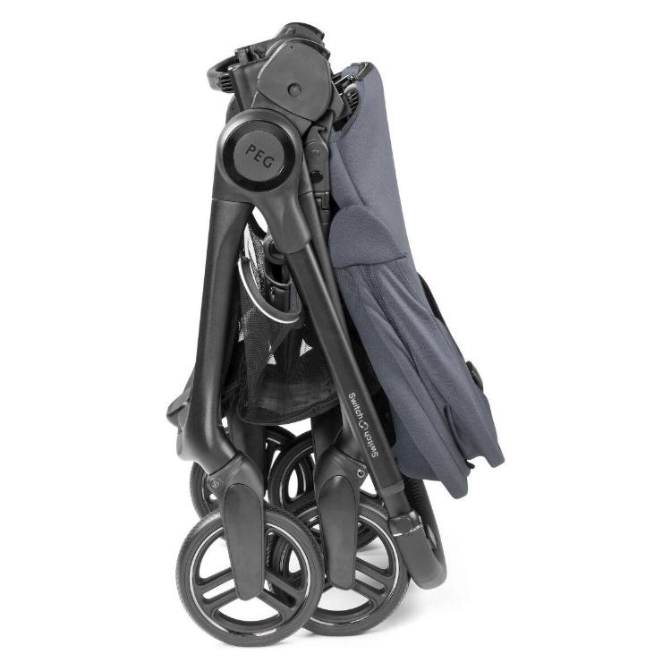 Zložen otroški voziček v kompaktni obliki, stranski pogled