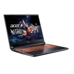 Gaming prenosnik Acer Nitro, odprt pod kotom, črno ohišje, oranžno osvetljena tipkovnica in zaslon z logotipom Nitro.
