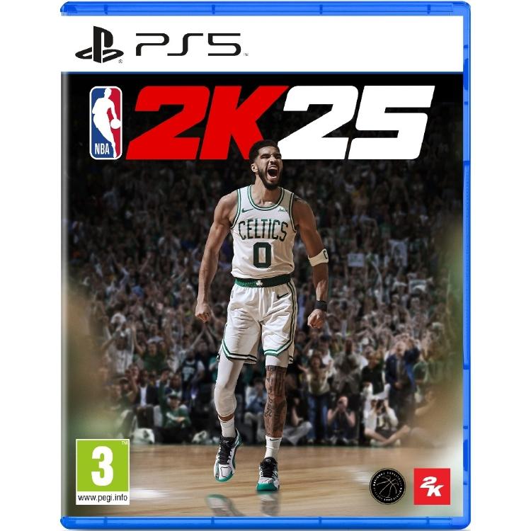 NBA 2K25 za PS5, uradna naslovnica s košarkarjem Boston Celtics na igrišču, logotipom NBA 2K25 in PEGI 3.