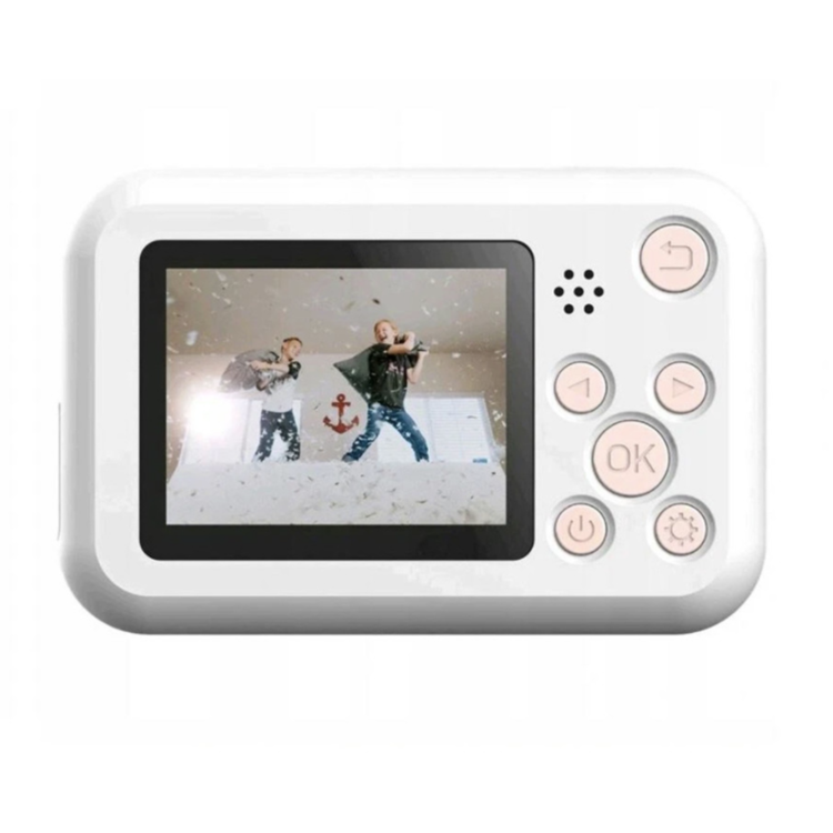 SJCAM otroški digitalni fotoaparat v beli barvi, prikazan z zadnje strani z zaslonom za pregled fotografij in gumbi za upravljanje.