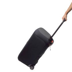 Zaščitna prevleka JBL PartyCover 320 med vleko z izvlečnim ročajem in prostim dostopom do koles.