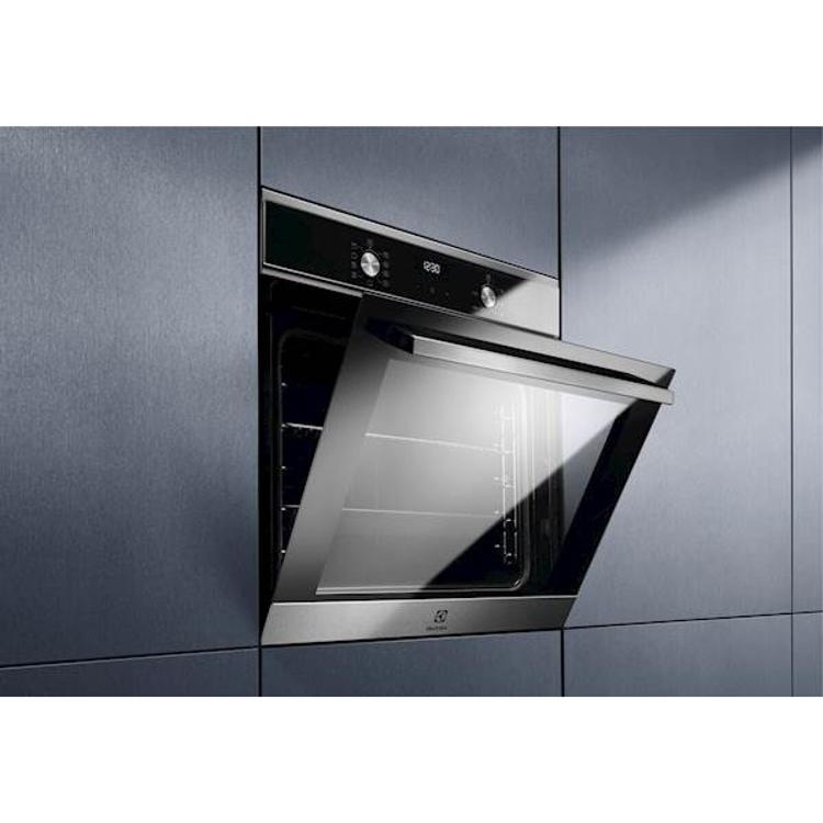 Vgradna pečica Electrolux EOF5H40BX, SurroundCook