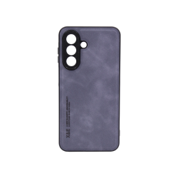 Moder ovitek s teksturo usnja za Samsung Galaxy A27 5G z elegantnim videzom, ojačanim okvirjem in natančno oblikovanimi izrezi za kamero nudi zanesljivo zaščito ter udoben oprijem.
