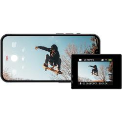 Pametni telefon prikazuje snemanje skejterja, zaslon kamere SJCAM SJ4000 z enakim prizorom.