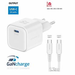 Kompaktni polnilnik Swissten GaN 20 W v elegantni beli izvedbi z večstopenjsko zaščito in podporo hitremu polnjenju Power Delivery zagotavlja varno, hitro in zanesljivo napajanje doma, v pisarni ali na poti.