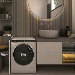 Pralni stroj Haier s kapaciteto 5 kg in kompaktnimi dimenzijami 70 × 49 cm je idealna rešitev za manjše kopalnice, garsonjere in gospodinjstva z omejenim prostorom.
