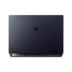 Zadnja stran prenosnika Acer Predator, temno mat ohišje z osrednjim Predator logotipom.