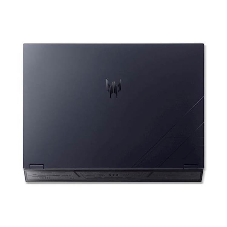 Acer PHN18-72-90M6: zaprt pokrov z logotipom Predator, temno ohišje in zadnji hladilni del.