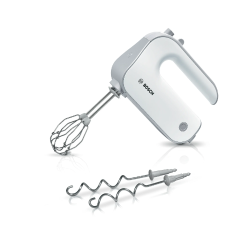 Ročni mešalnik z metlicama in spiralnima nastavkoma na belem ozadju