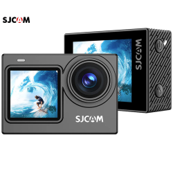SJCAM akcijska kamera v črni barvi, prikazana s sprednjim in zadnjim zaslonom za enostavnejše snemanje ter pregled vsebine.