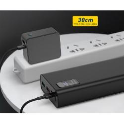 Polnilna baterija se polni iz omrežnega adapterja; priložen je 30 cm USB-C kabel za polnjenje.
