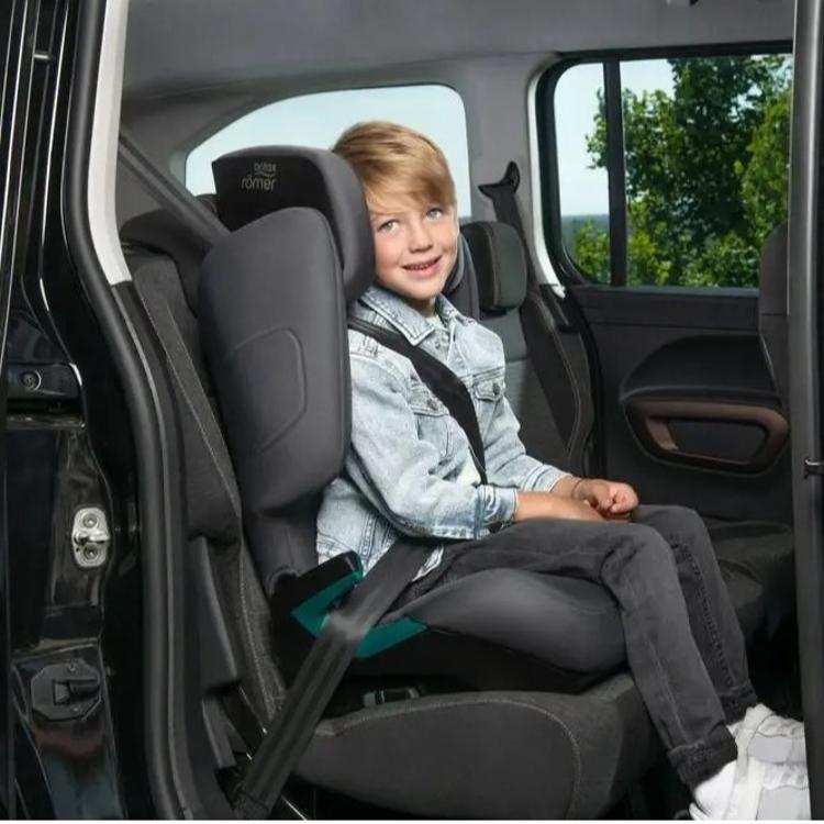 Avtosedež Britax Römer i-size 100-150 cm, Discovery Plus, Midnight grey