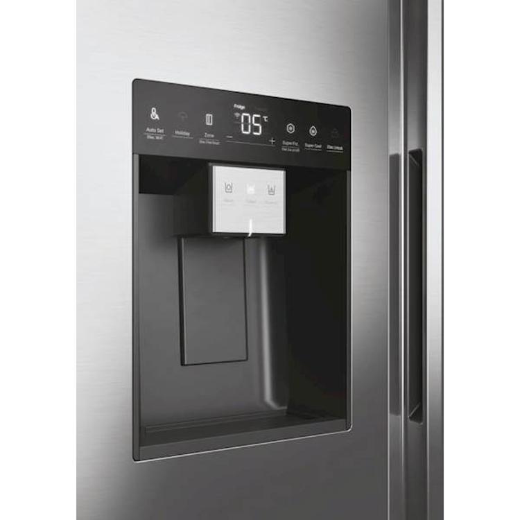 Dozirnik za vodo in led pri hladilniku Haier HSW59F18EIMM z digitalnim upravljanjem, izbiro vode, ledenih kock ali drobljenega ledu ter elegantnim inox zaključkom